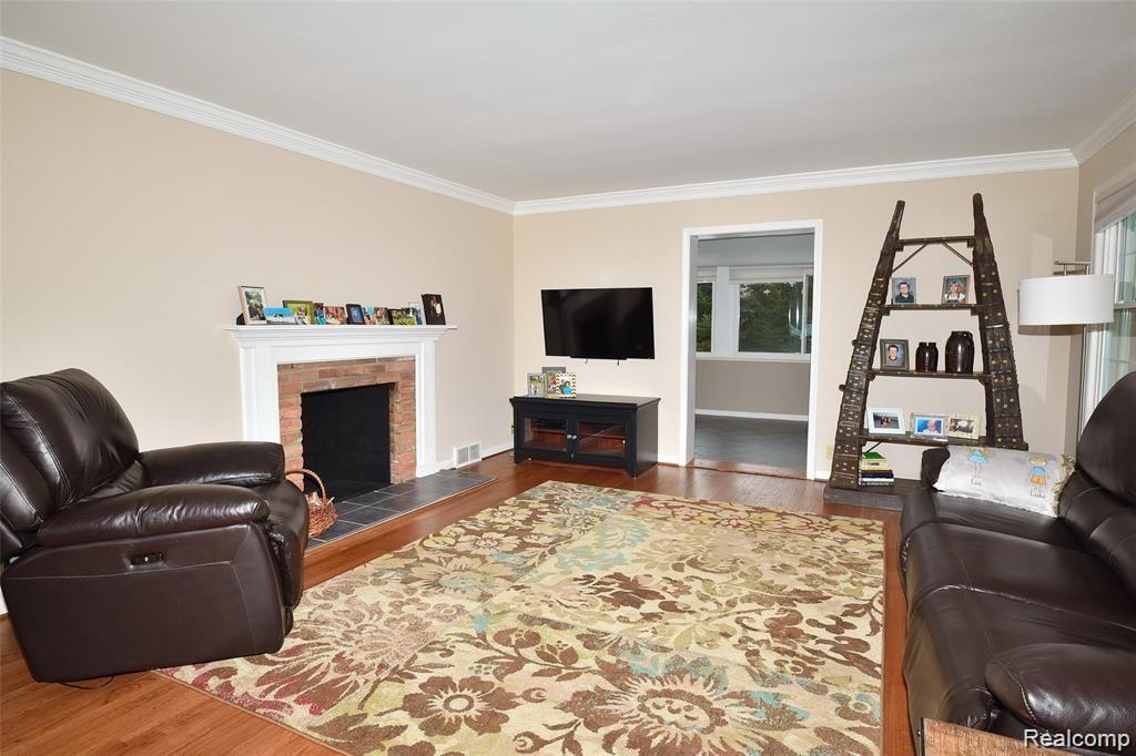 3879 Quarton Road Bloomfield Hills, MI 48302 - Photo 8 of 36 3879 Quarton_07.JPG