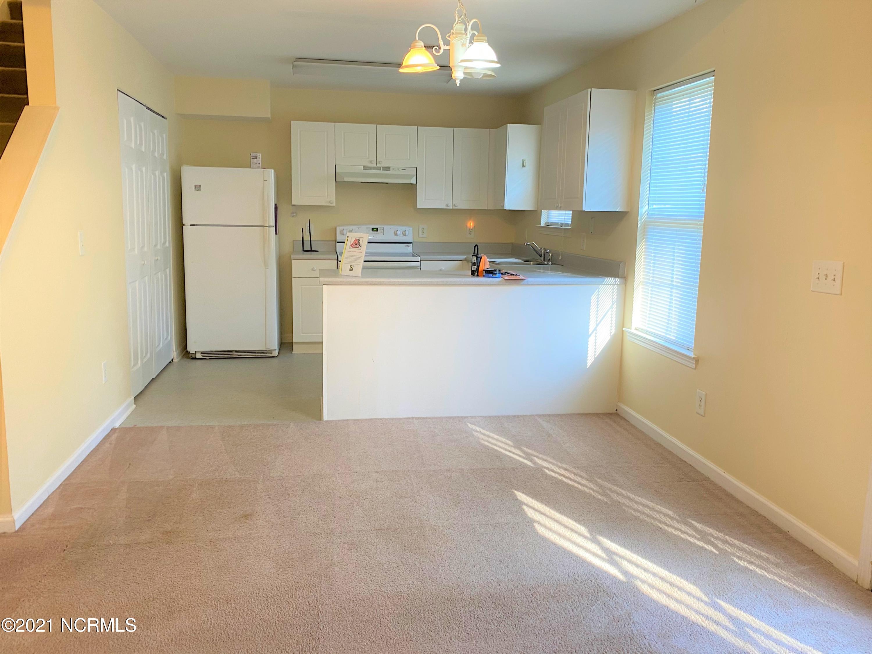 422 St Rosea Road Wilmington, NC 28405 - Photo 4 of 13 IMG_5704