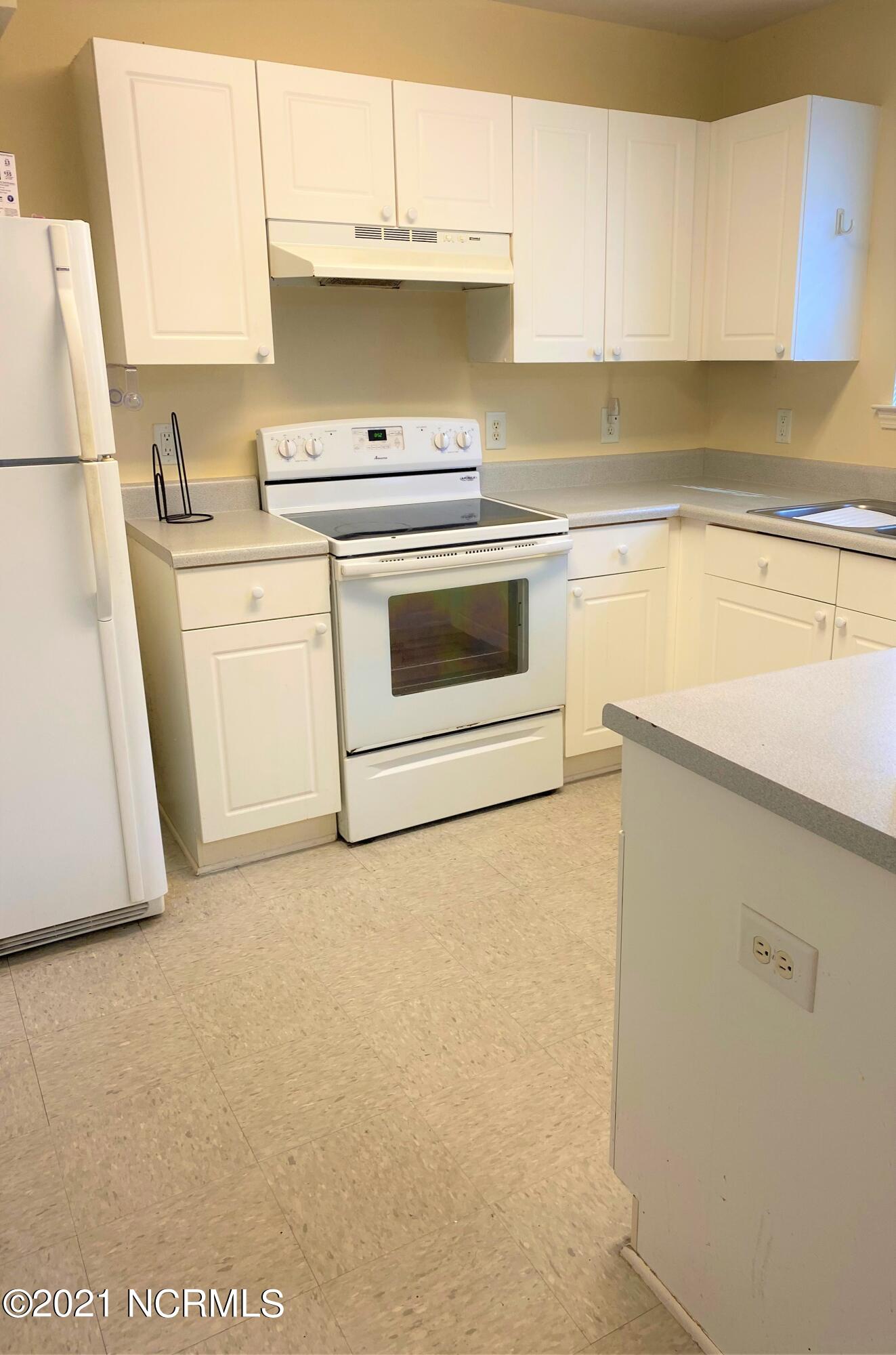 422 St Rosea Road Wilmington, NC 28405 - Photo 5 of 13 IMG_5733
