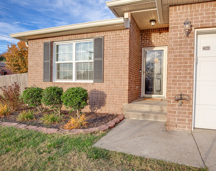 2161 Spring Hill Circle Spring Hill, TN 37174 - Photo 2 of 27 Gallery Image 2