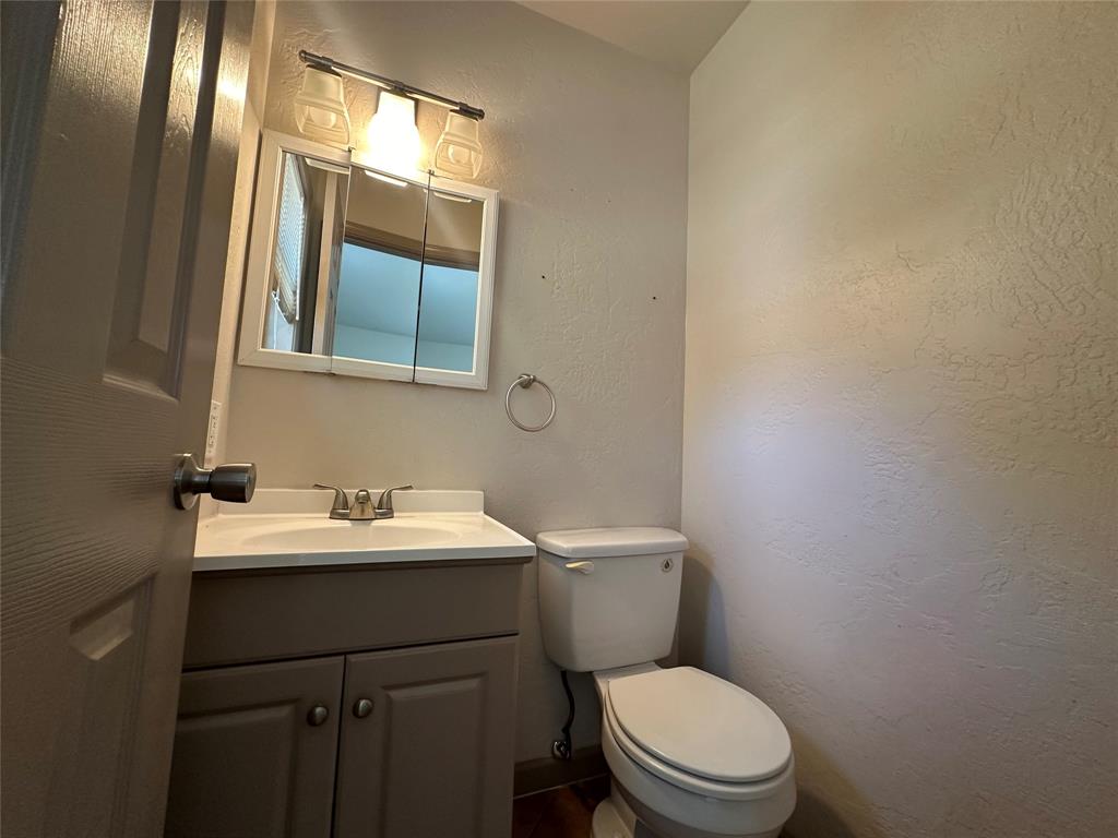 330 East Wilson Avenue Pilot Point, TX 76258 - Photo 13 of 18