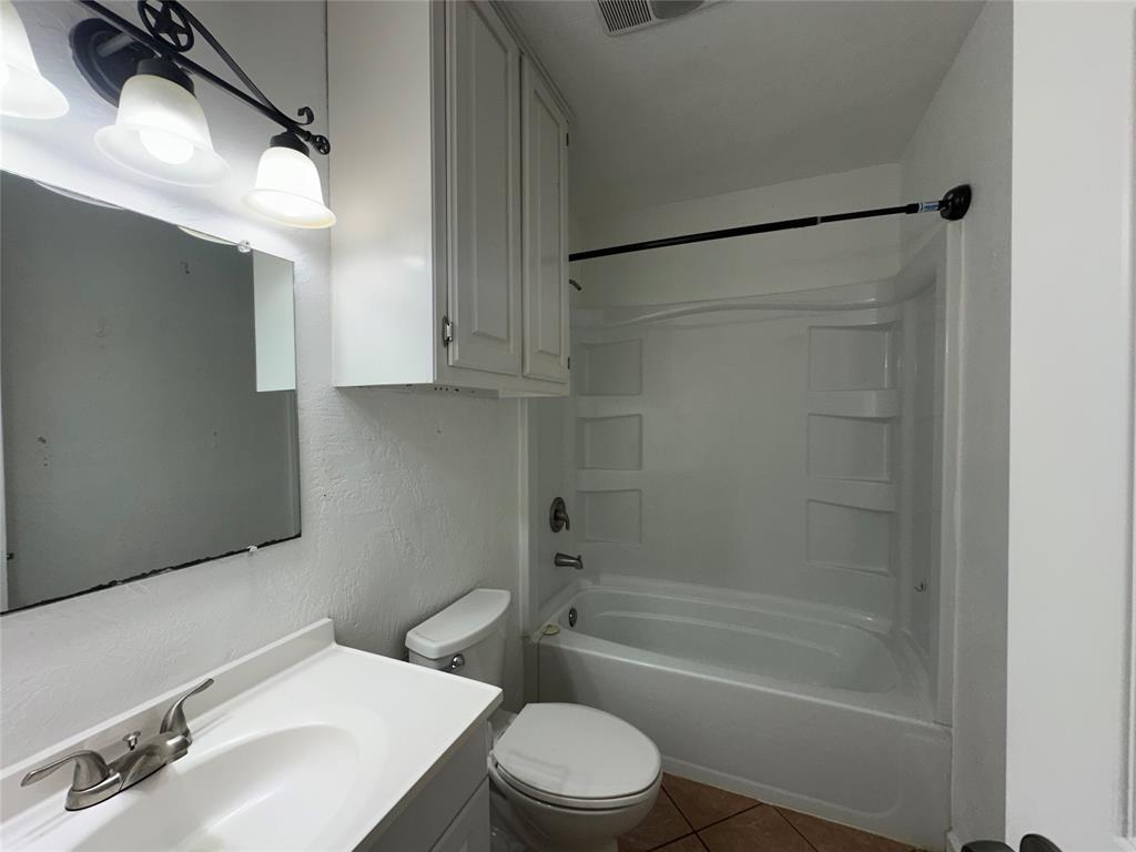 330 East Wilson Avenue Pilot Point, TX 76258 - Photo 14 of 18