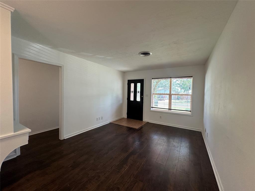 330 East Wilson Avenue Pilot Point, TX 76258 - Photo 2 of 18