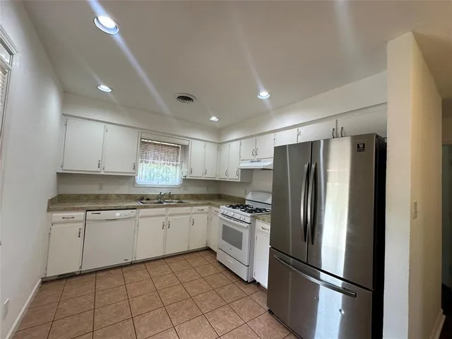 $1,599 | 330 East Wilson Avenue, Pilot Point, TX 76258