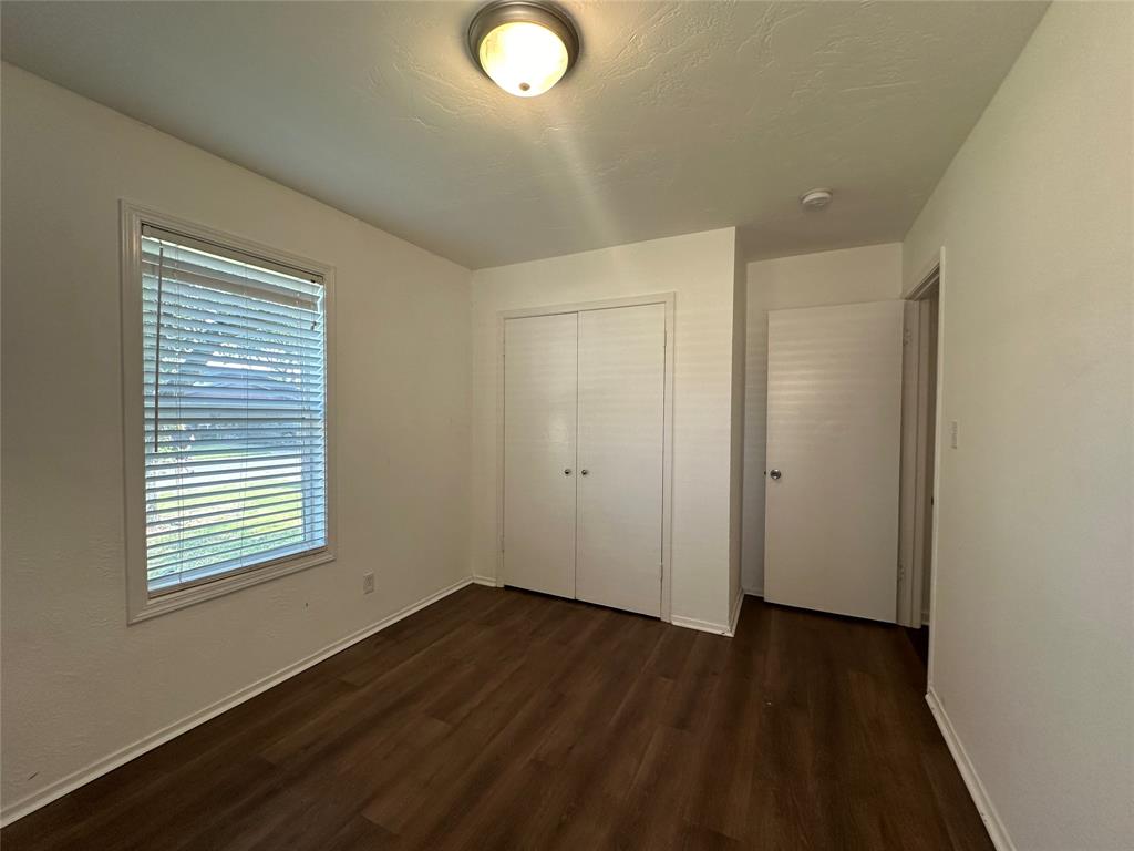 330 East Wilson Avenue Pilot Point, TX 76258 - Photo 6 of 18