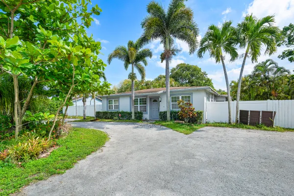 $4,400 | 6130 Edwards Road, Pompano Beach, FL 33063