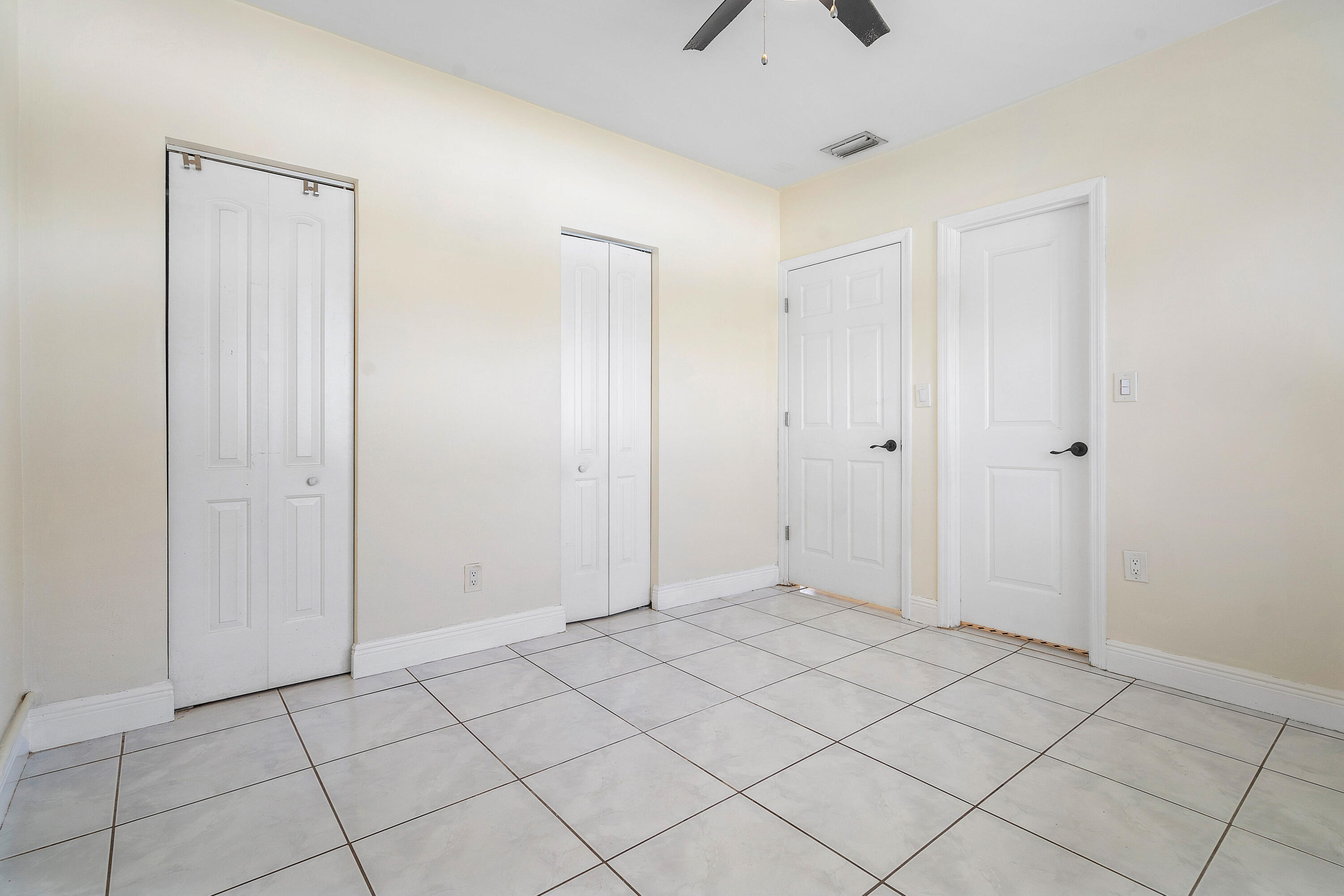 6130 Edwards Road Pompano Beach, FL 33063 - Photo 12 of 17 020-6130EdwardsRoad-Margate-FL-33063-FUL