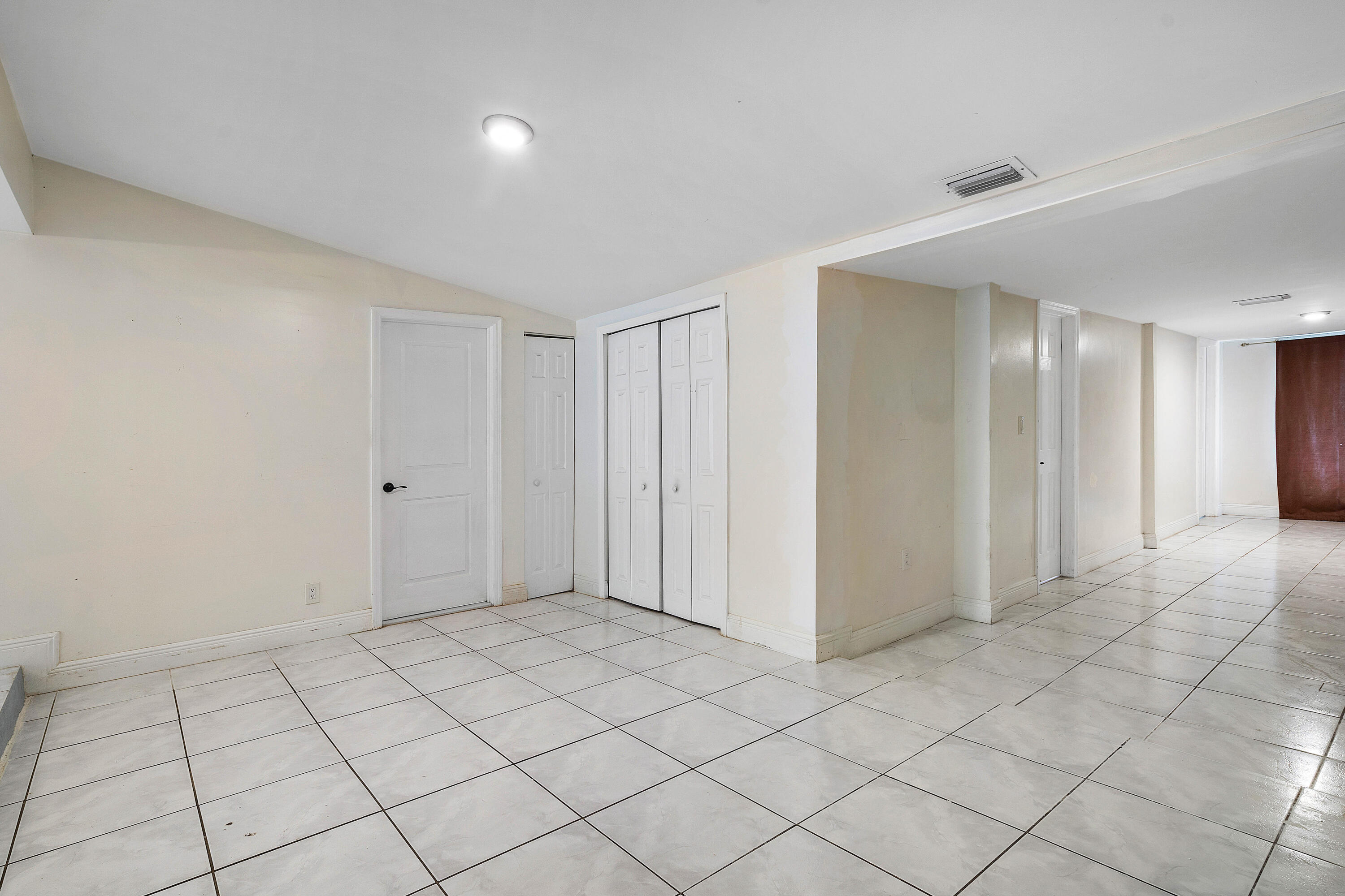 6130 Edwards Road Pompano Beach, FL 33063 - Photo 6 of 17 013-6130EdwardsRoad-Margate-FL-33063-FUL