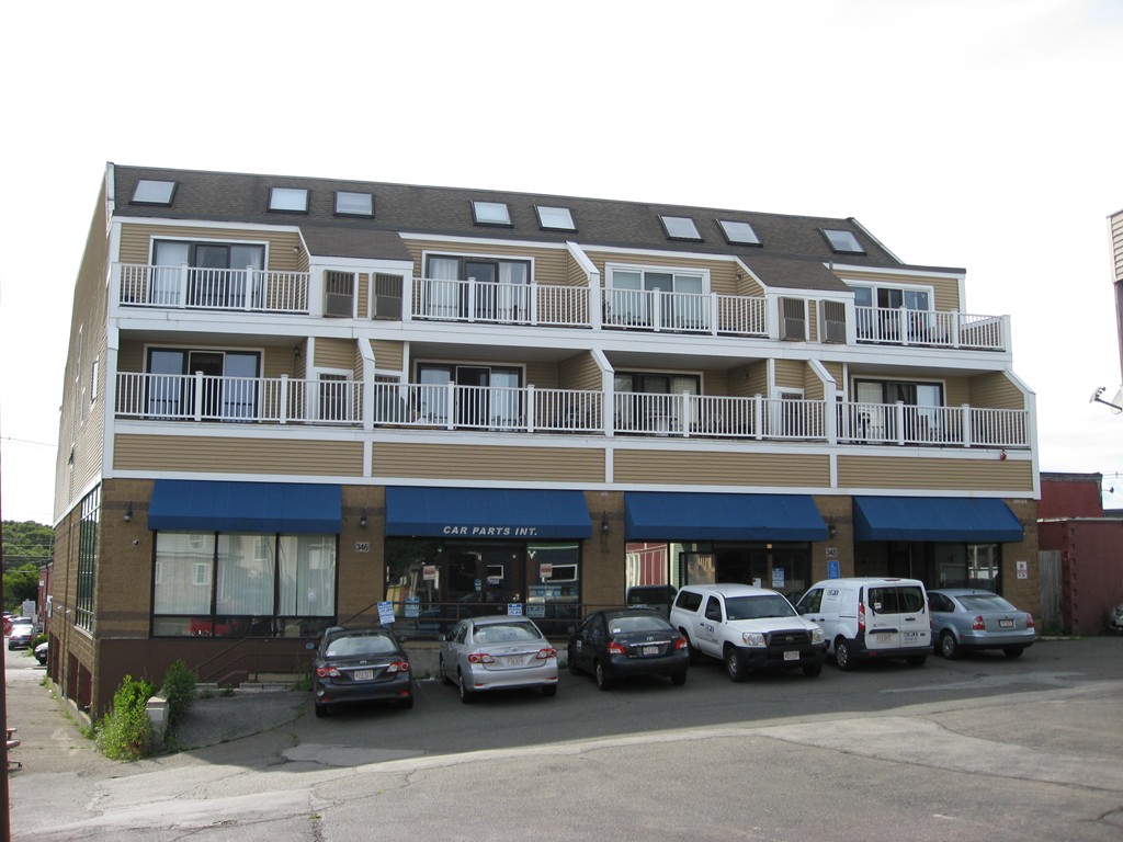 348 Rantoul Street, Unit 204 Beverly, MA 01915 - Photo 1 of 2 Gallery Image 1