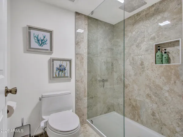 $299,900 | 1333 East Morten Avenue, Unit 105, Phoenix, AZ 85020