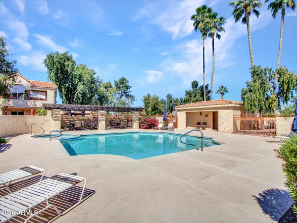 $299,900 | 1333 East Morten Avenue, Unit 105, Phoenix, AZ 85020