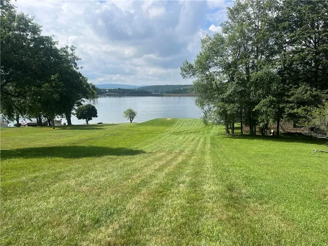 a view of a golf course