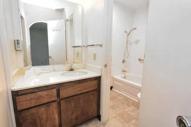 $299,000 | 424 Florin Road, Sacramento, CA 95831