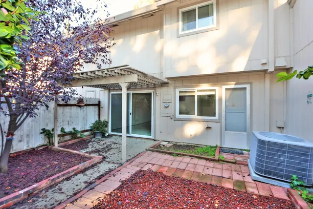 $299,000 | 424 Florin Road, Sacramento, CA 95831