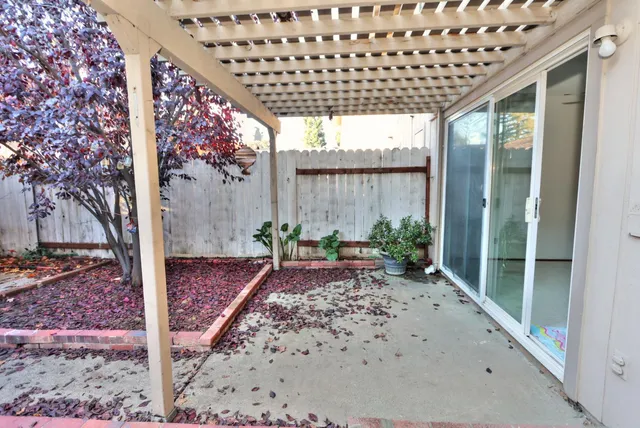 $299,000 | 424 Florin Road, Sacramento, CA 95831