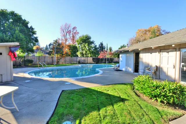 $299,000 | 424 Florin Road, Sacramento, CA 95831
