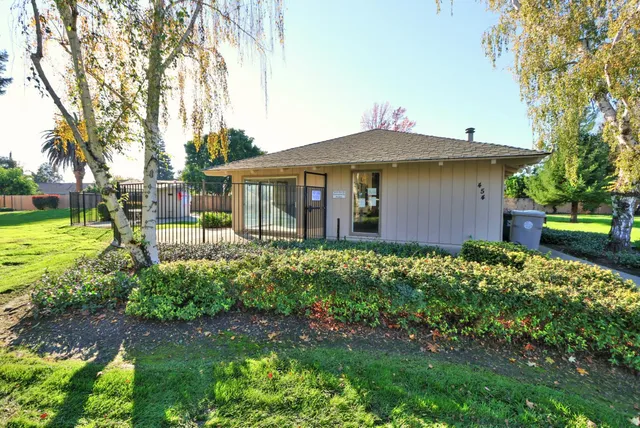 $299,000 | 424 Florin Road, Sacramento, CA 95831