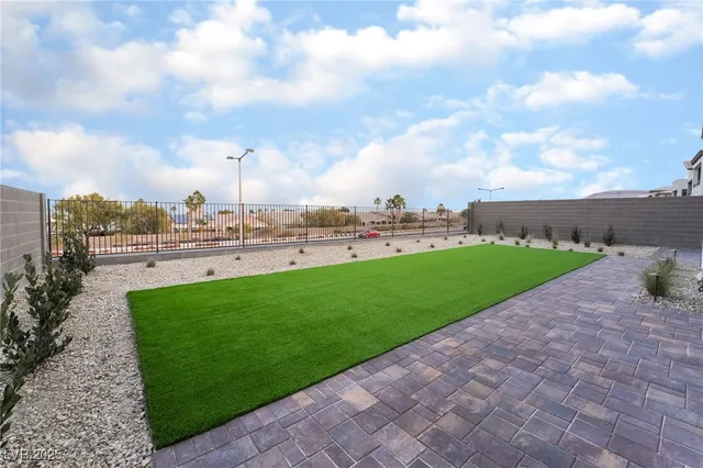 $8,900 | 5022 Slatestone Street, Las Vegas, NV 89135