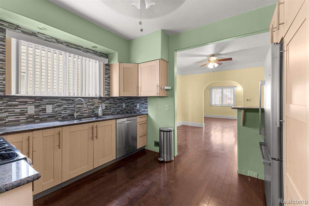 5210 Maple Street Dearborn, MI 48126 - Photo 12 of 34 Gallery Image 12