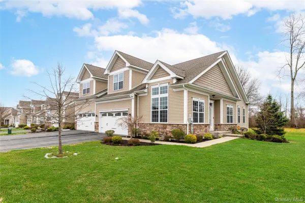 $795,000 | 27 Dutch Court, Wappingers Falls, NY 12590