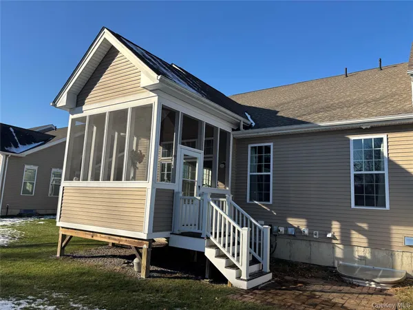 $795,000 | 27 Dutch Court, Wappingers Falls, NY 12590