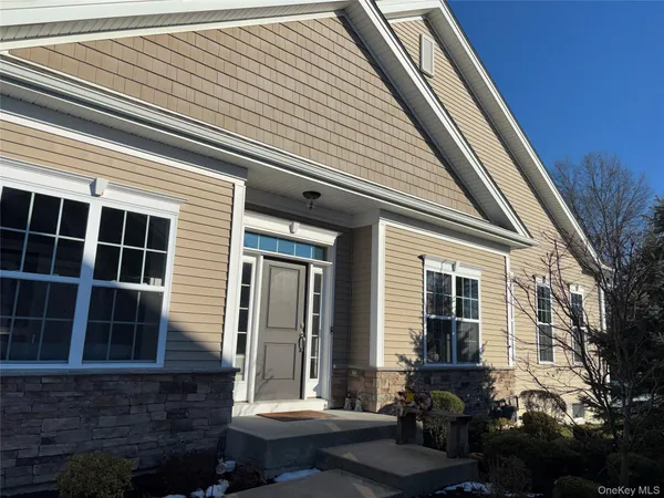 $795,000 | 27 Dutch Court, Wappingers Falls, NY 12590