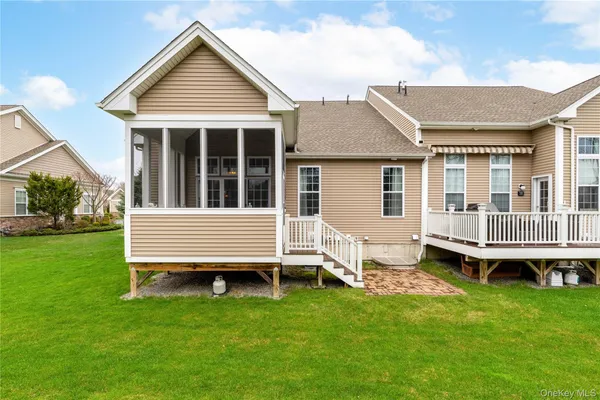 $795,000 | 27 Dutch Court, Wappingers Falls, NY 12590