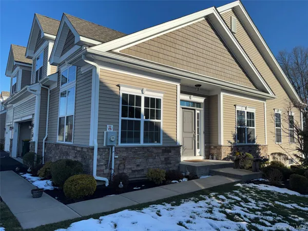 $795,000 | 27 Dutch Court, Wappingers Falls, NY 12590
