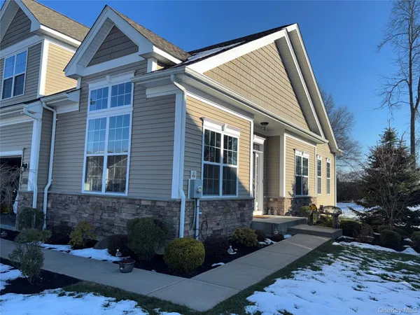 $795,000 | 27 Dutch Court, Wappingers Falls, NY 12590