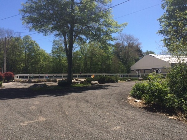 86 Johnson Road Uxbridge, MA 01569 - Photo 3 of 30 Gallery Image 3