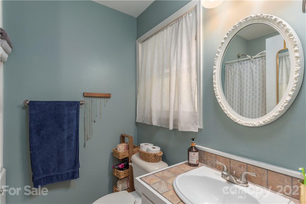162 Travis Road Cullowhee, NC 28723 - Photo 17 of 29 Gallery Image 17