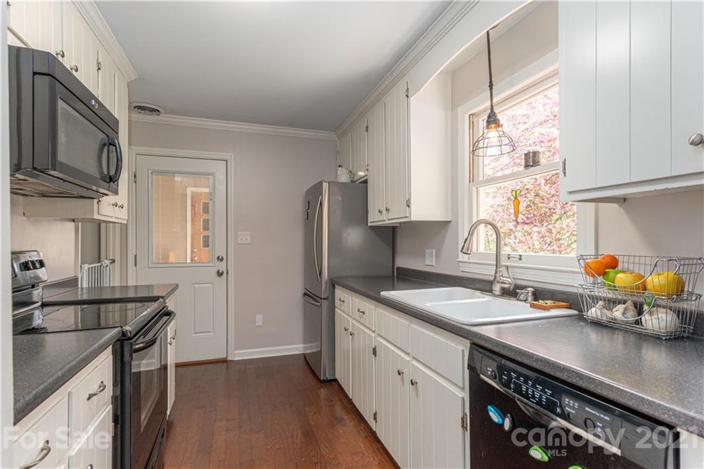 162 Travis Road Cullowhee, NC 28723 - Photo 5 of 29 Gallery Image 5