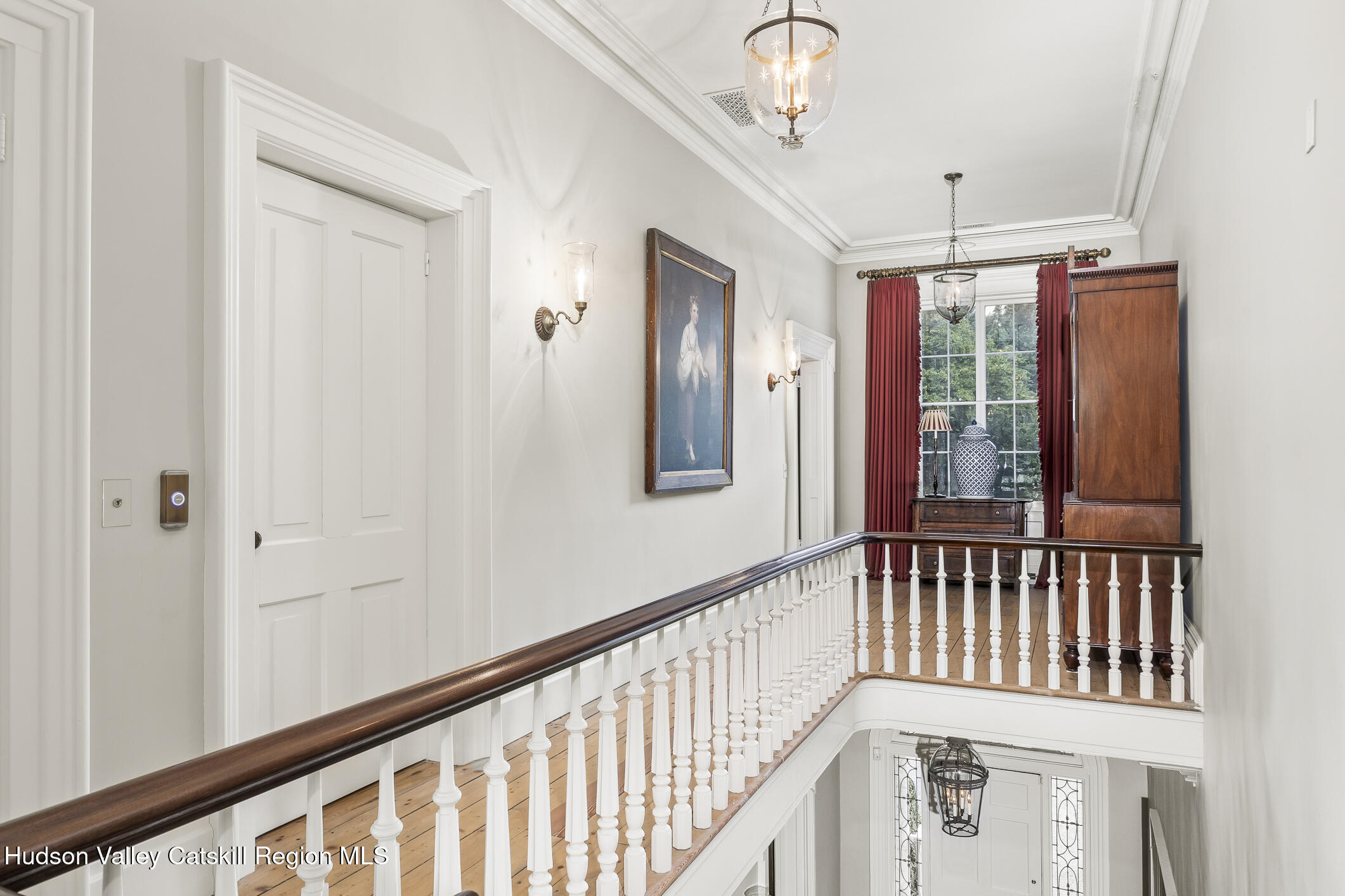 199 Eichybush Road Kinderhook, NY 12106 - Photo 16 of 54 17-Hallway