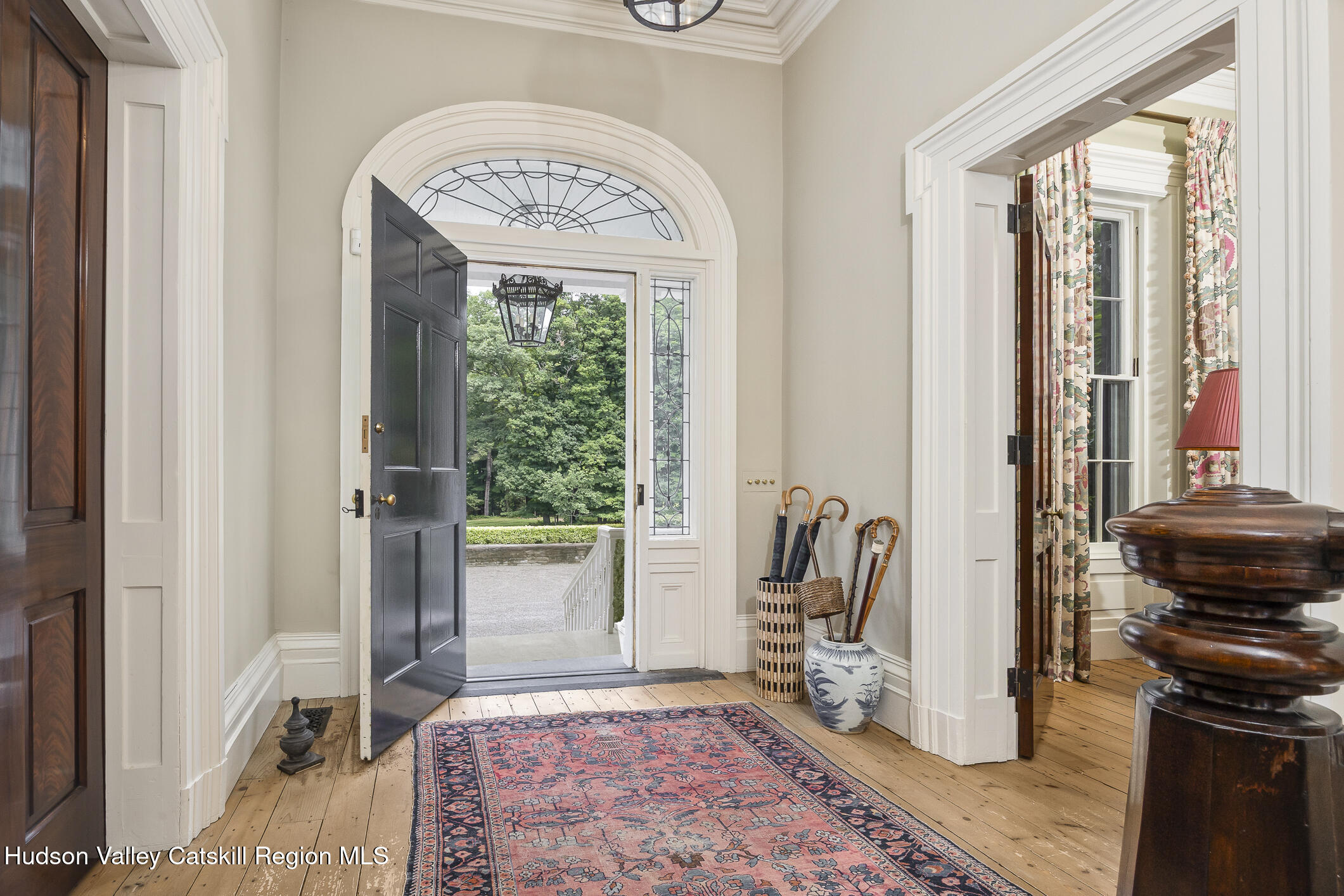 199 Eichybush Road Kinderhook, NY 12106 - Photo 5 of 54 Entrance Detail