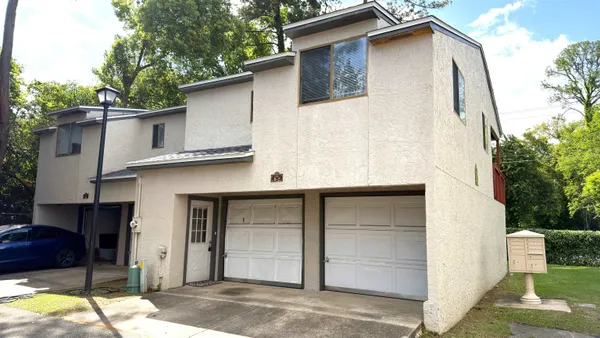 $1,150 | 1315 Airport Drive, Unit B02, Tallahassee, FL 32304