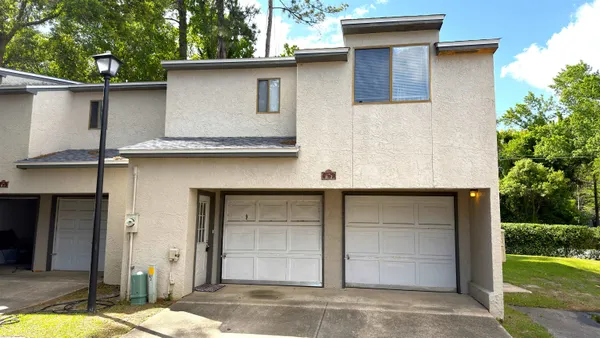 $1,150 | 1315 Airport Drive, Unit B02, Tallahassee, FL 32304