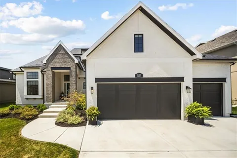 $1,000,000 | 16804 South Rosehill Street, Overland Park, KS 66221