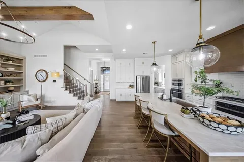 $1,000,000 | 16804 South Rosehill Street, Overland Park, KS 66221