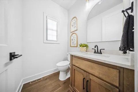 $1,000,000 | 16804 South Rosehill Street, Overland Park, KS 66221