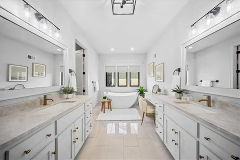 $1,000,000 | 16804 South Rosehill Street, Overland Park, KS 66221