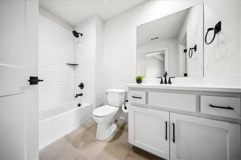 $1,000,000 | 16804 South Rosehill Street, Overland Park, KS 66221