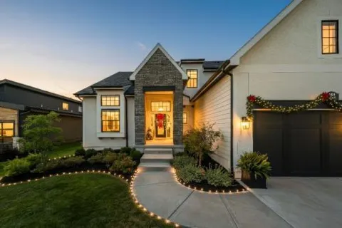 $1,000,000 | 16804 South Rosehill Street, Overland Park, KS 66221