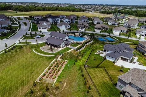 $1,000,000 | 16804 South Rosehill Street, Overland Park, KS 66221