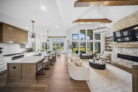 $1,000,000 | 16804 South Rosehill Street, Overland Park, KS 66221