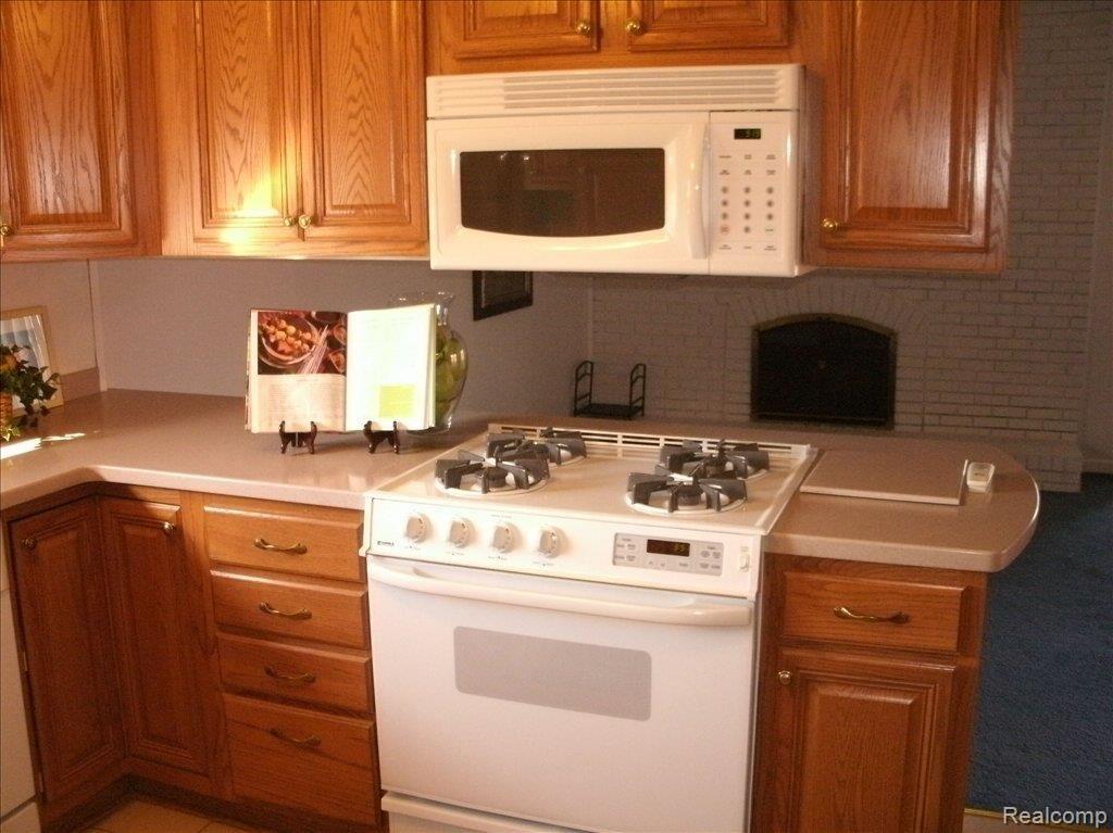 6015 Wedgewood Road Canton, MI 48187 - Photo 13 of 17 Appliances