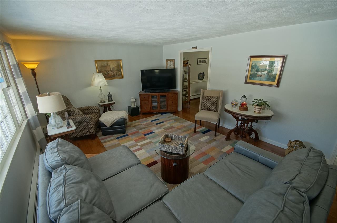 22 Crestwood Road Windham, NH 03087 - Photo 11 of 27