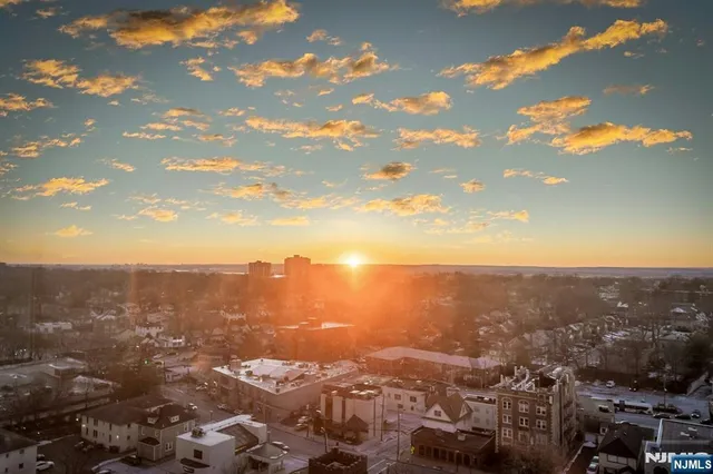 $200,000 | 1600 Parker Avenue, Unit 22J, Fort Lee, NJ 07024