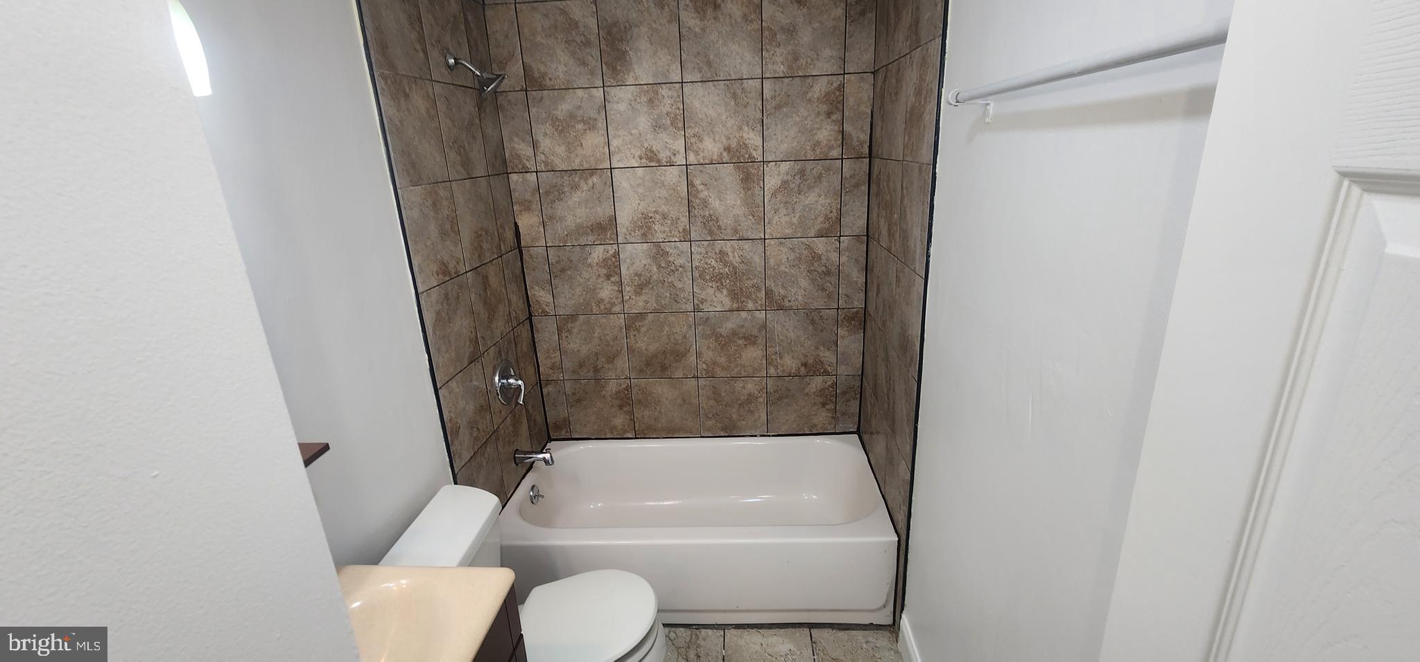 7915 Eastdale Road Baltimore, MD 21224 - Photo 17 of 19 Bath