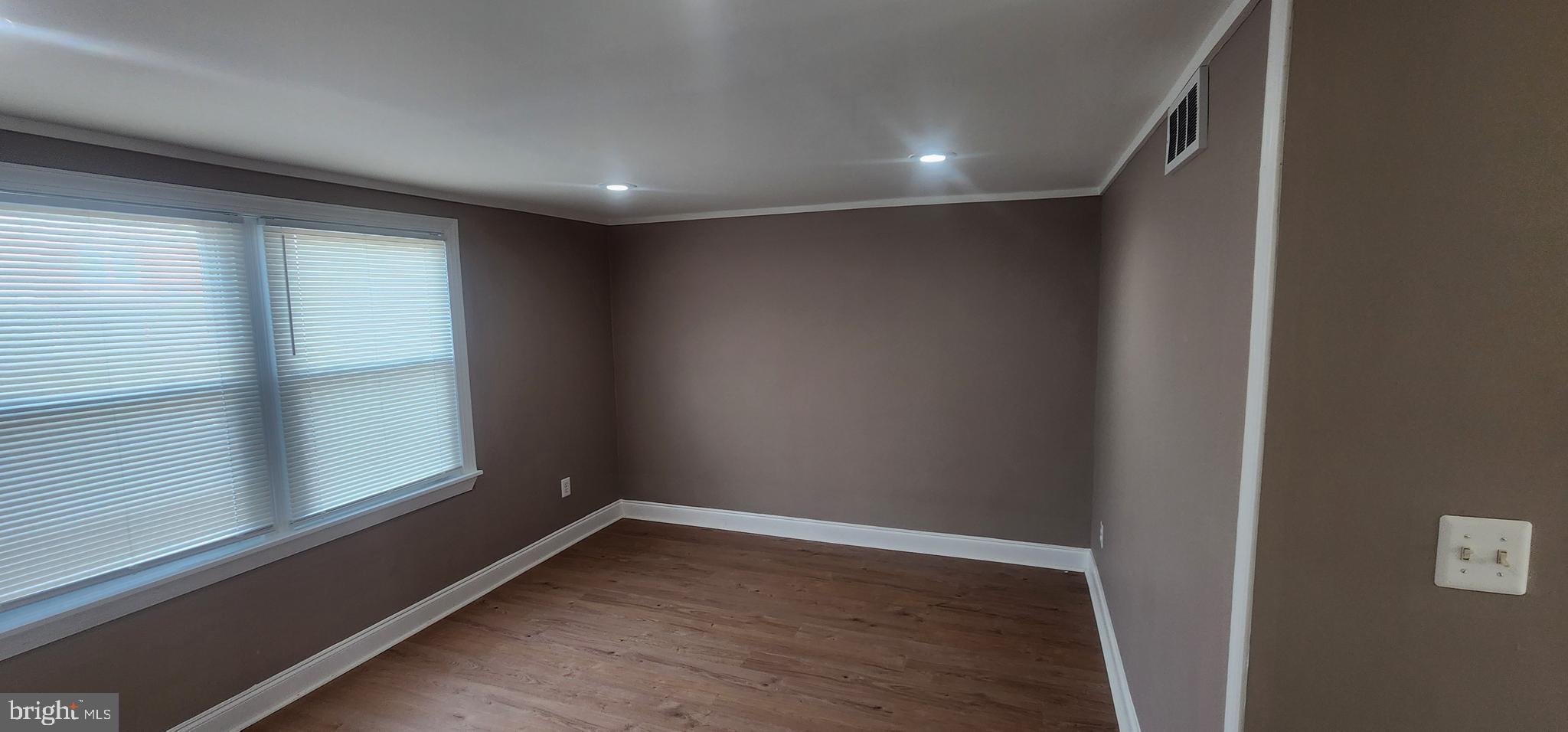 7915 Eastdale Road Baltimore, MD 21224 - Photo 2 of 19 Living Area