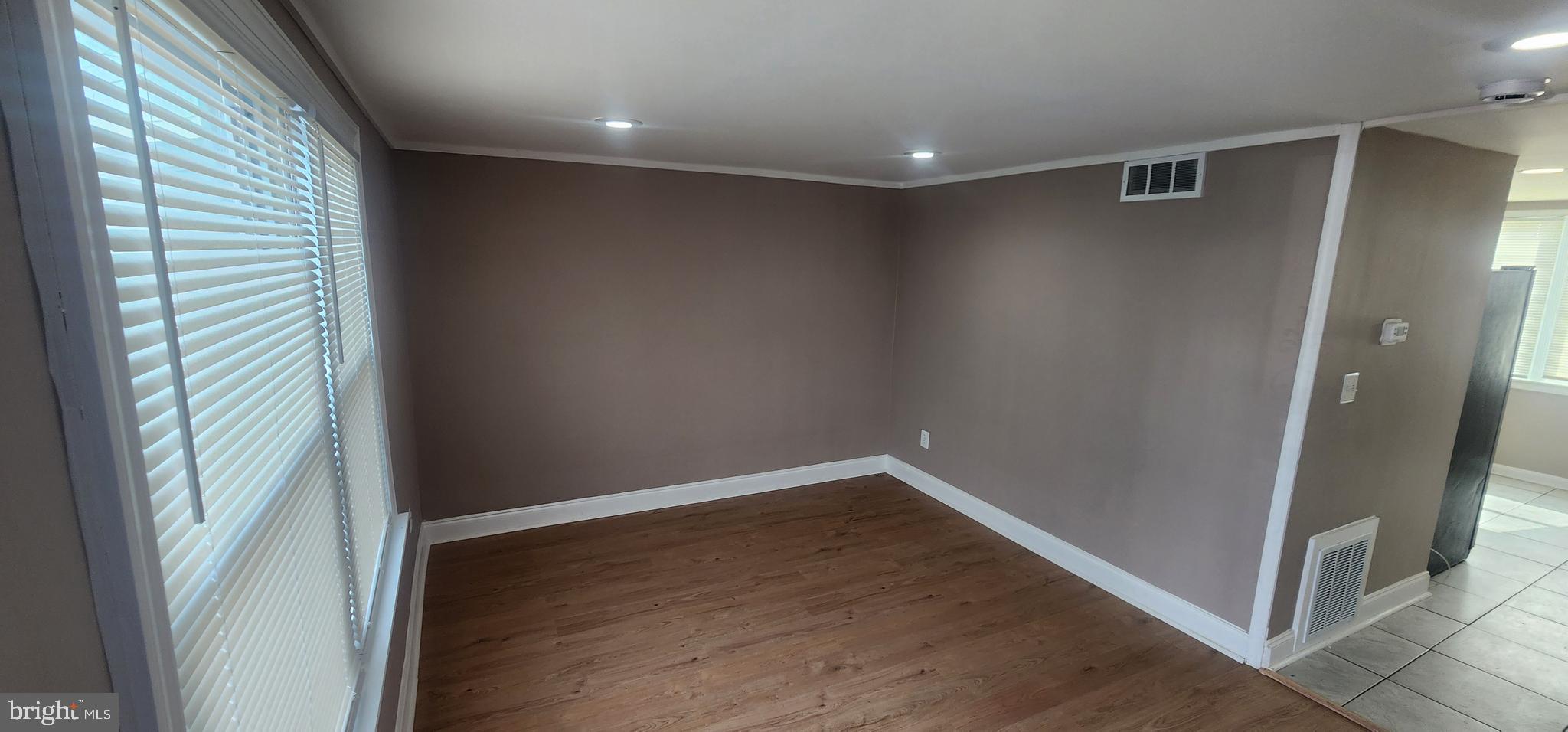 7915 Eastdale Road Baltimore, MD 21224 - Photo 5 of 19 Living Area